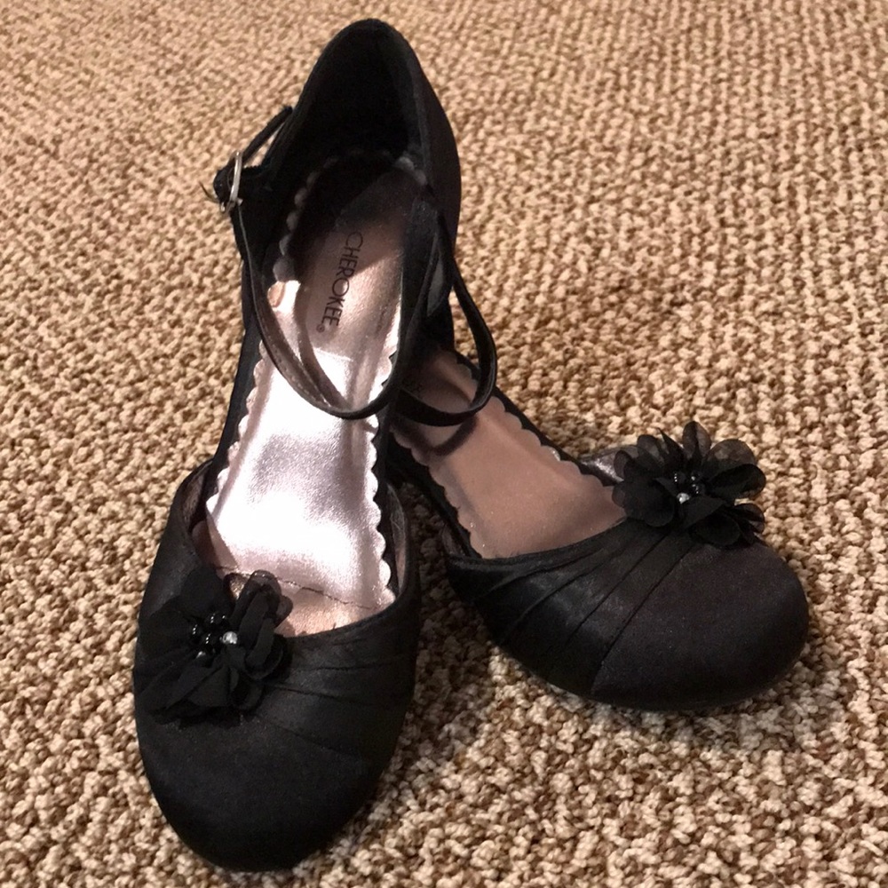 Cherokee girls dress shoes